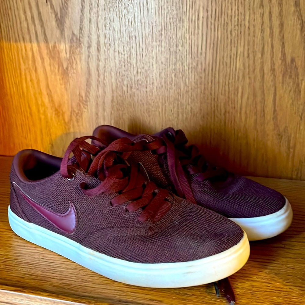 Burgundy nike shoes
